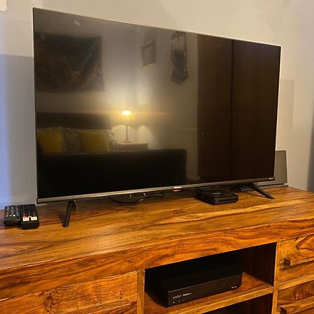 Quirky Town Centre Apartment With River Terrace Macclesfield Eksteriør bilde