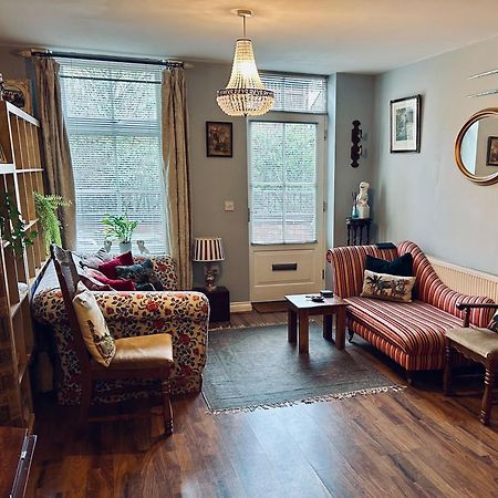 Quirky Town Centre Apartment With River Terrace Macclesfield Eksteriør bilde