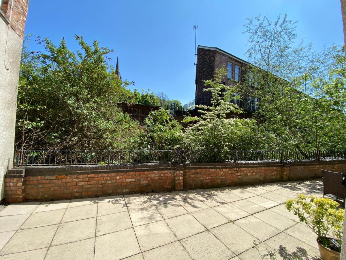 Quirky Town Centre Apartment With River Terrace Macclesfield Eksteriør bilde
